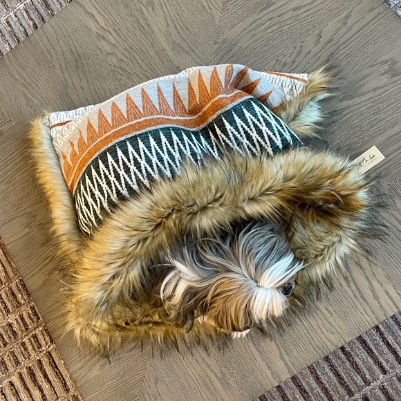 Athena, High-end faux fur and velvet fabric M size handmade pet bed - Picture 7 of 7